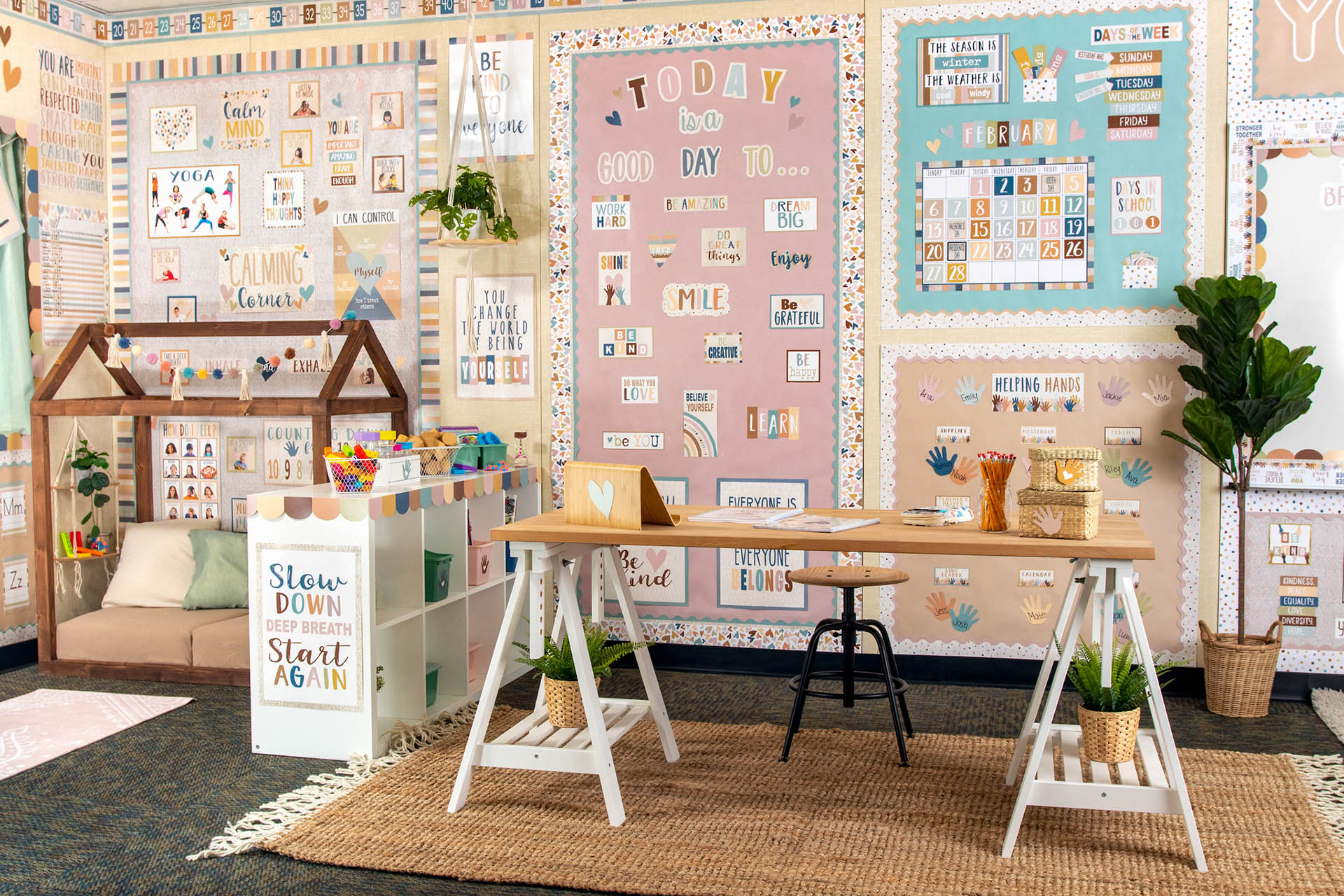 Teacher Created Resources Everyone is Welcome Decor Set - Multi