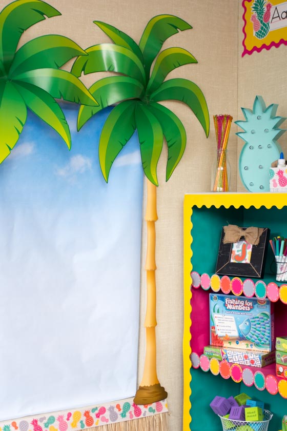 Tropical Trees with Pineapple Border